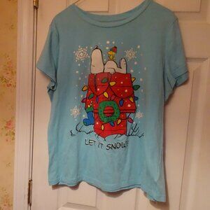 Snoopy Christmas tee shirt, blue, size 15-17 JUNIORS, XL-juniors. Let it Snow
